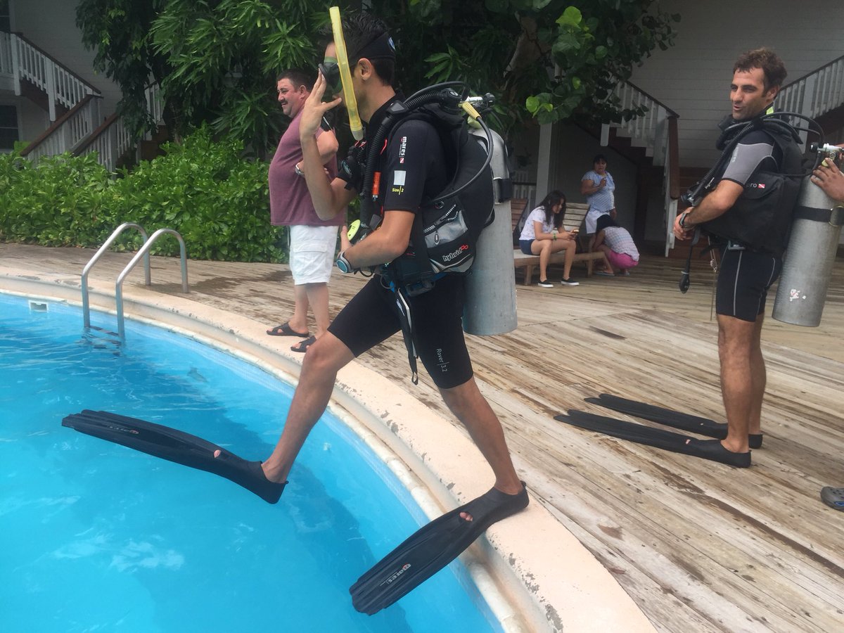 tgiroatan's tweet photo. ITS in Roatan, SSI Services Center Central America https://t.co/h2HeMRsbB3