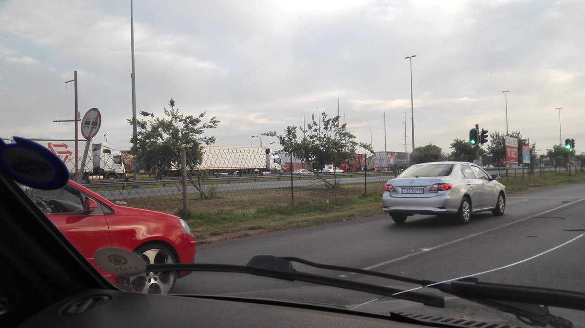 thebe786's tweet photo. Roads closed, Electron ave and R24 east towards the #ORTamboint. Maxi Taxis on strike @eNCA @khayatraffic @SABCNewsOnline https://t.co/rtjZRfqQ6d