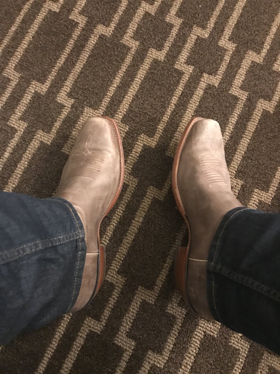 KyleAchord's tweet photo. Date night concert with Jill. New Orleans. Champions Square. @Jason_aldean @chrisyoungmusic @kanebrown #GotMyBootsOn https://t.co/Gecc7kFqeC