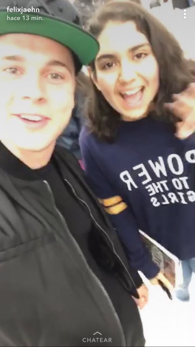 larizza_mg's tweet photo. Yes!!! 😭😭😭 I met @FelixJaehn  &amp; he is the best person in this world 💚 https://t.co/rHsyicYZHr