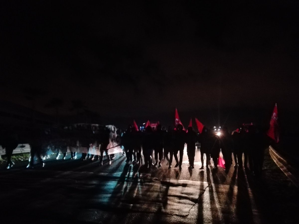 SoccorsoNa's tweet photo. Continuano i blocchi dell'area industriale a #Teverola

#Sciopero #27o https://t.co/8uGQJcwObz