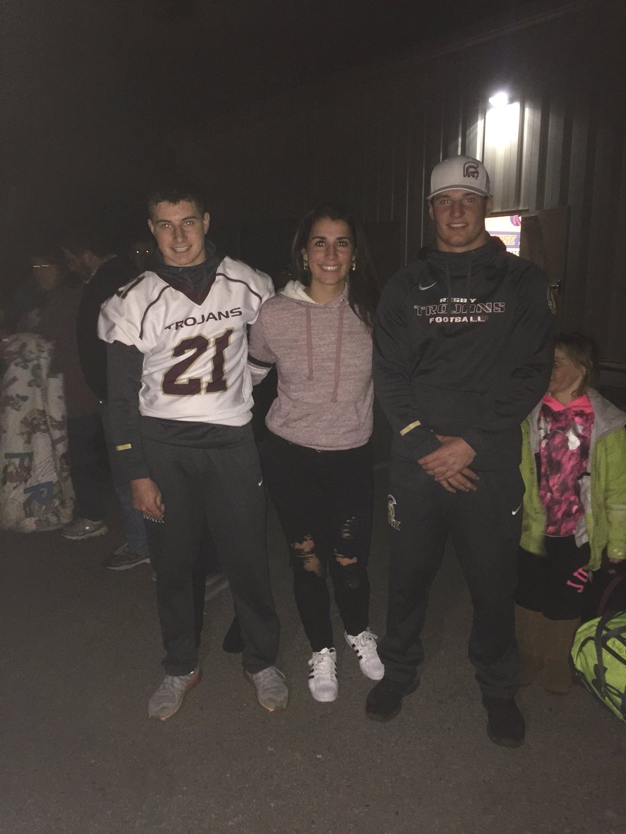 lexi_martinez20's tweet photo. wow i love our boysβ€οΈπ #earnedanotherweek https://t.co/kO1AkGmKQt