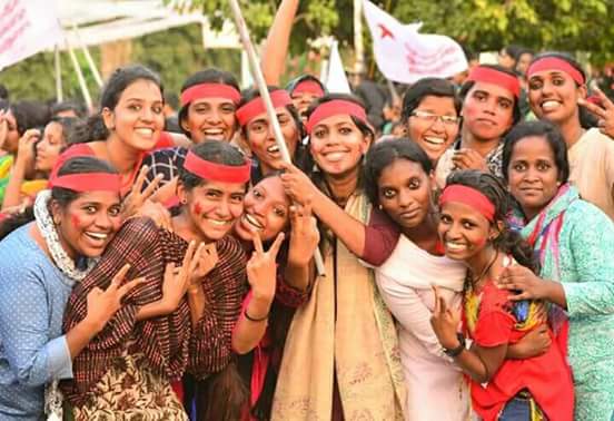saifudheenup's tweet photo. #ചുവപ്പിന്റെ കലാലയം ചുവന്നുതന്നെ                                       #പ്രിയ സഖാക്കൾക്ക് അഭിവാദ്യങ്ങൾ
#CUELection 
#SFI https://t.co/HLO535oPbN