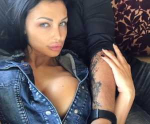 RFanon's tweet photo. Shared @babesontop Aletta Ocean: Jeans https://t.co/4J5Gy0qJ6a #FBBabes https://t.co/bFZozuJo4d