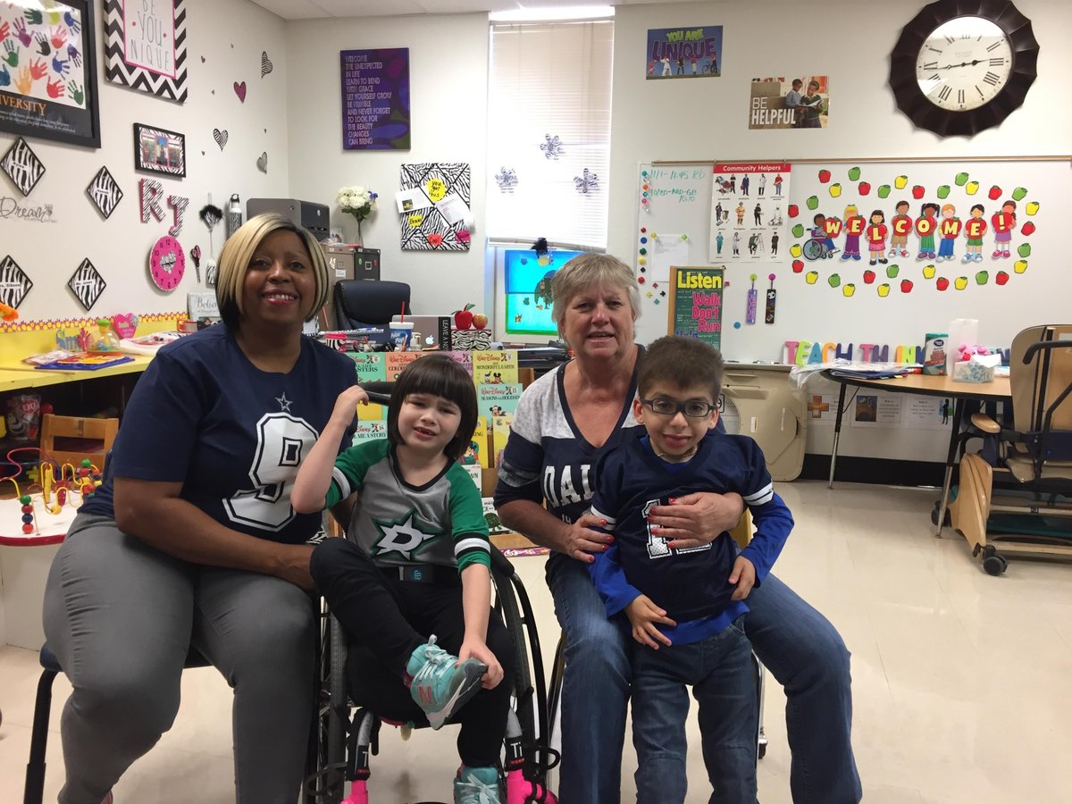 MsJonesSCE's tweet photo. #teamFLS #RedRibbonWeek #LISDthrives #SCElearns
Team up against drugs!!! https://t.co/JRPtL6UpIa