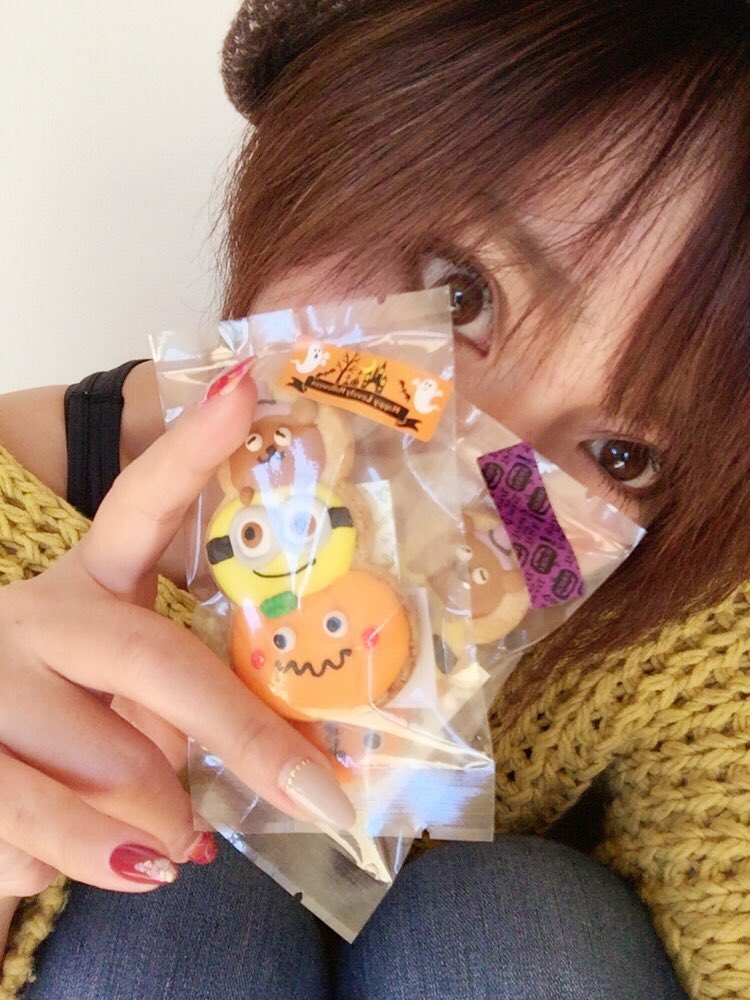 松谷怜香 V Twitter 今日は 仲良しmama達と 幼稚園のバザーに行ってきたぞ このミニオンクッキー ハロウィンver メッチャ可愛い 幼稚園バザー 手作りクッキー 手作り小物 無駄に靴下www 子供たち早く帰っておいで