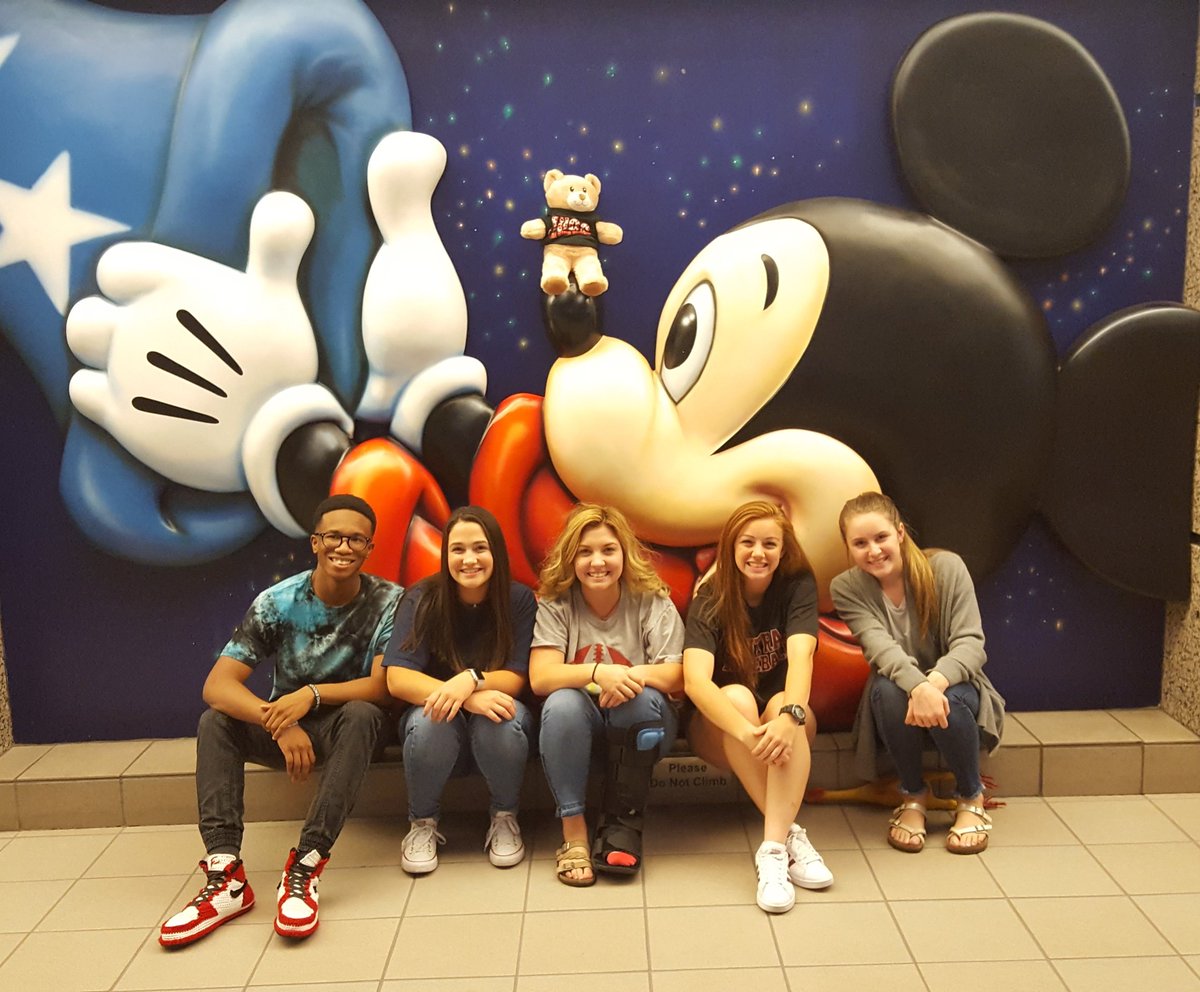 Leadership_CHS's tweet photo. Landed in FL...ready for SASC! https://t.co/bfhVm49BEh