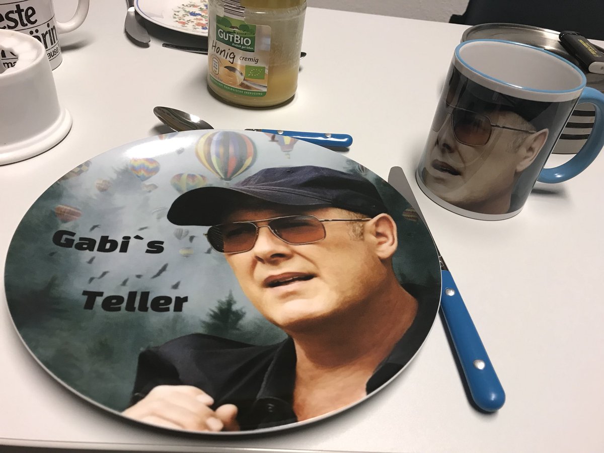 GabrieleVoigt's tweet photo. breakfast in the office 😊. designed by @veruca_crews  💋#TheBlacklist #RED #JamesSpader https://t.co/PzXC47lP28
