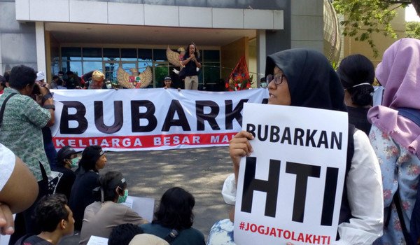 #PopulerB1 2: Mahfud MD: HTI Tamat, Bahkan Kalau UU Ormas Direvisi brt.st/5H9u