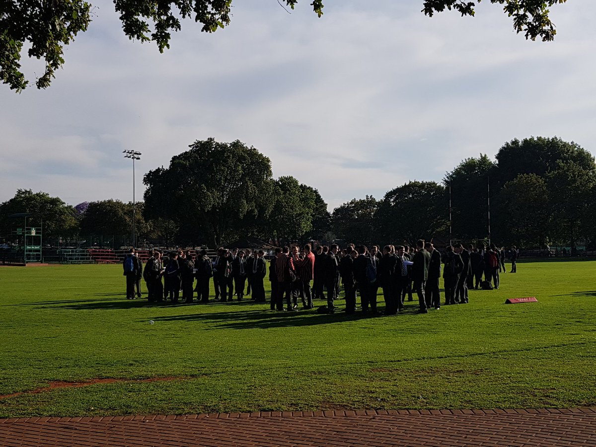 KingEdVIISchool's tweet photo. #RedMatrics @KingEdVIISchool gathering for #OBA tie hand-over #tradition #pride #redarmystrong https://t.co/oEaioBJVf0