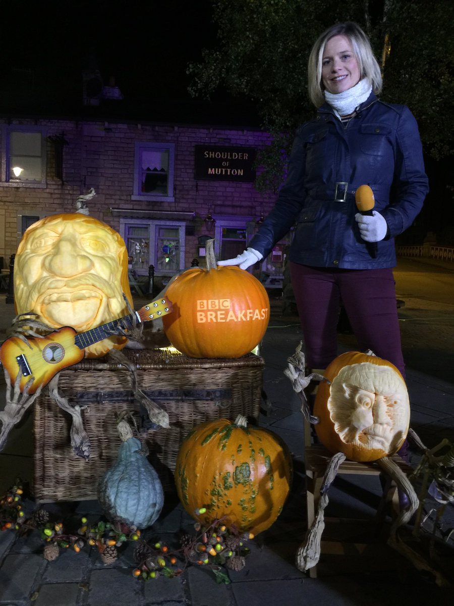 SarahKLweather's tweet photo. Good morning. I’m bringing you the weather from the spooktacular Hebden Bridge pumpkin festival this morning @BBCBreakfast @BBCRadio2 https://t.co/3MS2IP8aCX