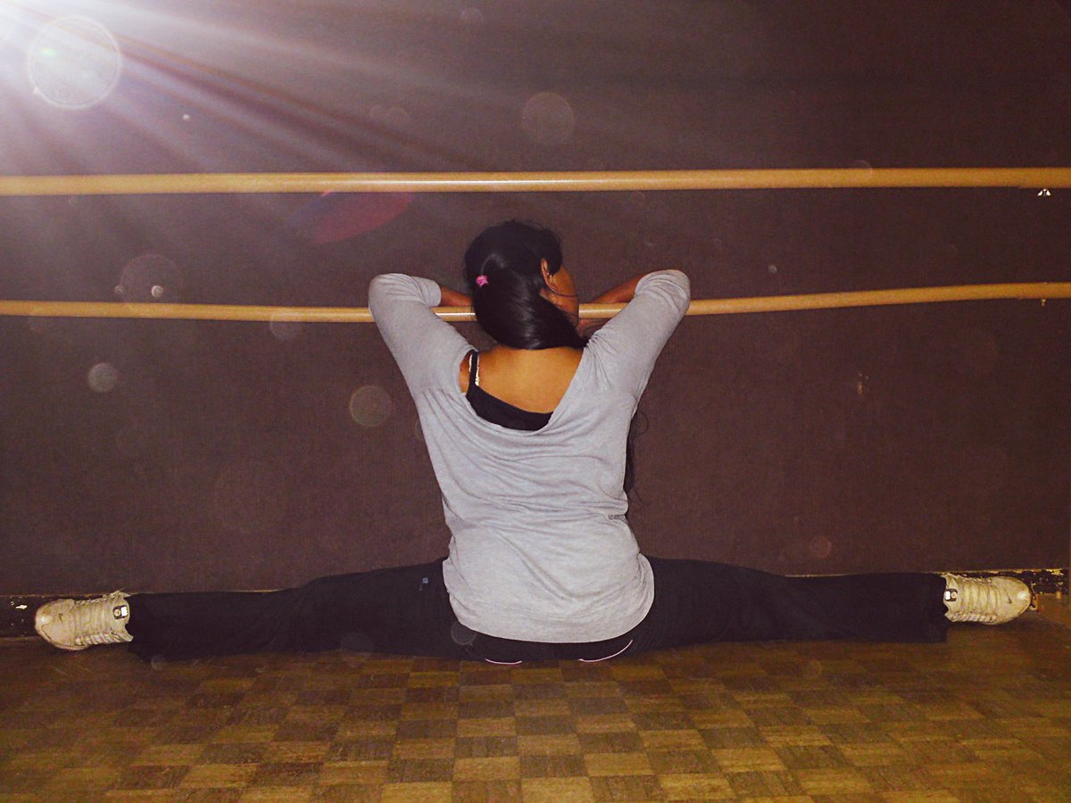 bodyposidancer's tweet photo. #danse #danser #dancer #dance #dancers #strech #goodmorning #amazing #awesome #her #in #good #fun #gym #lifestyle #photos #zen #schoolmdance https://t.co/DYmZHgMnhk