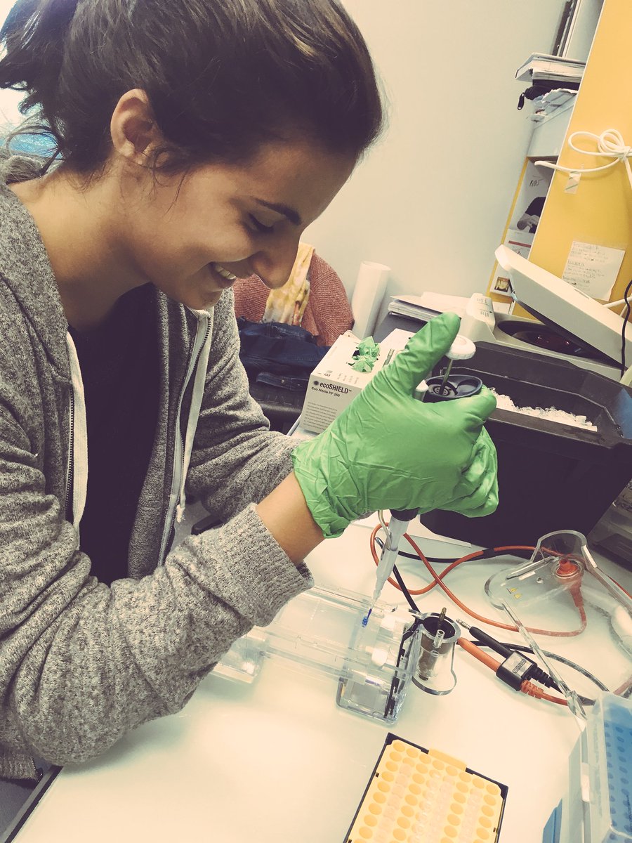 Do you remember your first pipetting experience? #HighSchoolStudent #PassionForScience #Happiness #DiscoverLabWork #ScientificVulgarization