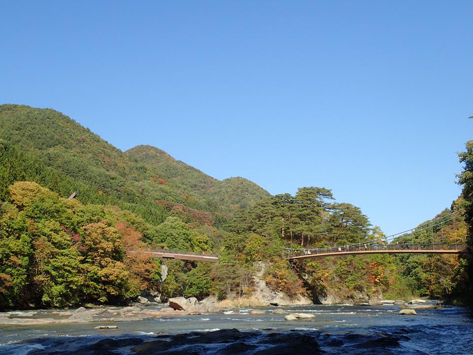 群馬県沼田市 吹割の滝の紅葉情報をお届けします いよいよ吹割の滝周辺の紅葉が見頃を迎えました 本日 10 27 撮影した写真を掲載します T Co Jbq7a5q2vz