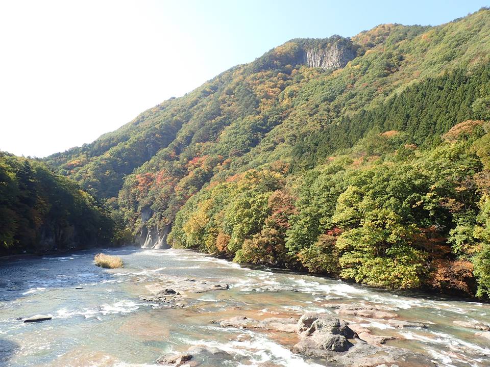 群馬県沼田市 吹割の滝の紅葉情報をお届けします いよいよ吹割の滝周辺の紅葉が見頃を迎えました 本日 10 27 撮影した写真を掲載します T Co Jbq7a5q2vz