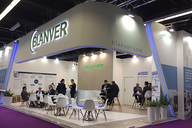 SSERRIstands's tweet photo. #felizfinde Os enseñamos los #stands que hemos diseñado para Blanver y Disproquima en @cphionline @CPhIWW #CPhI2017 #pharmaceuticals #fair https://t.co/8cEcLsBKDi