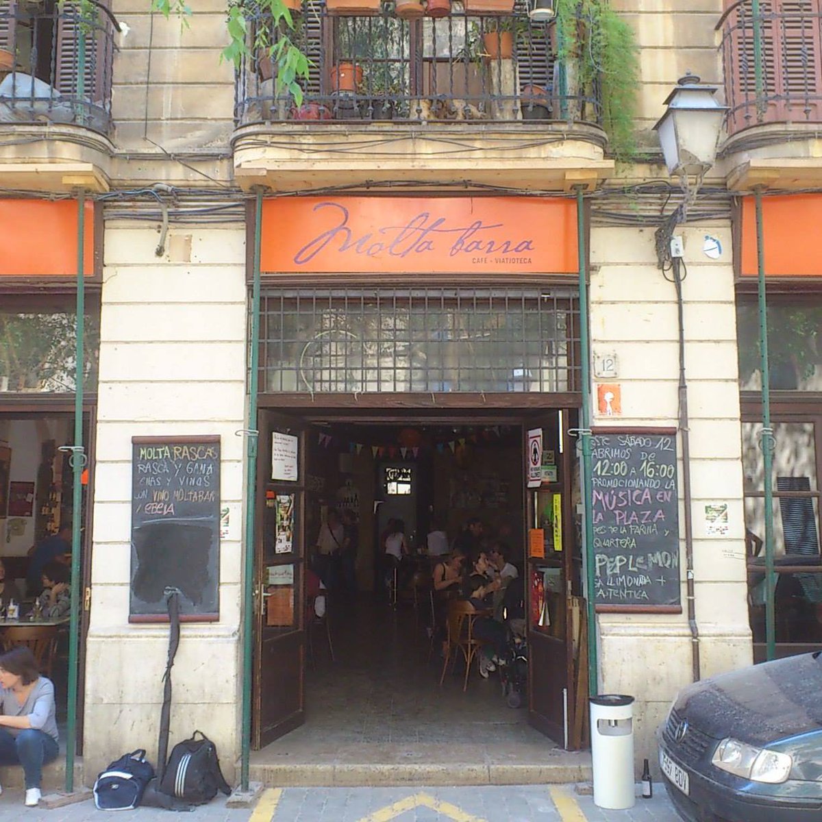 VermutCanamunt's tweet photo. Teatre de Barra amb gustet de #vermut de capvespre tots els dissabtes a @LaTortiPalma @moltabarra i #CaLaSeu https://t.co/FMTYBNLjK5