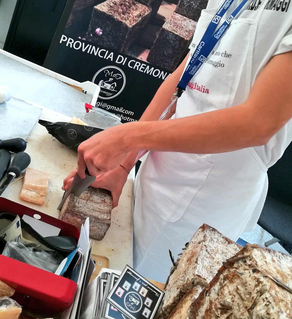 Marco_K18's tweet photo. #Formaggitalia2017
MdF #formaggi Crema
Vaccino capra pecora bufala , fiori ed erbe
#ONAF #formaggi https://t.co/7MNTxpAuEY