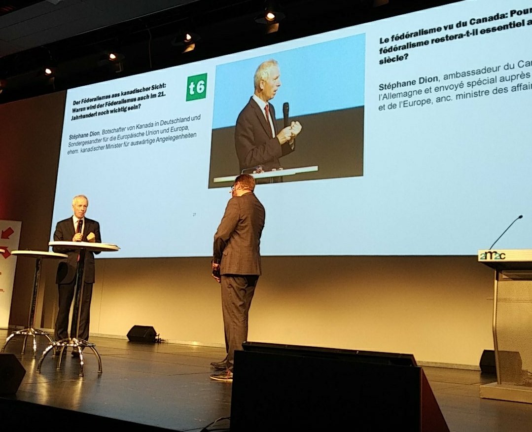 "Les identités culturelles s'additionnent. On peut être un vaudois fier et un Suisse fier" <a href="/AmbStephaneDion/">Stéphane Dion</a> #CFED17