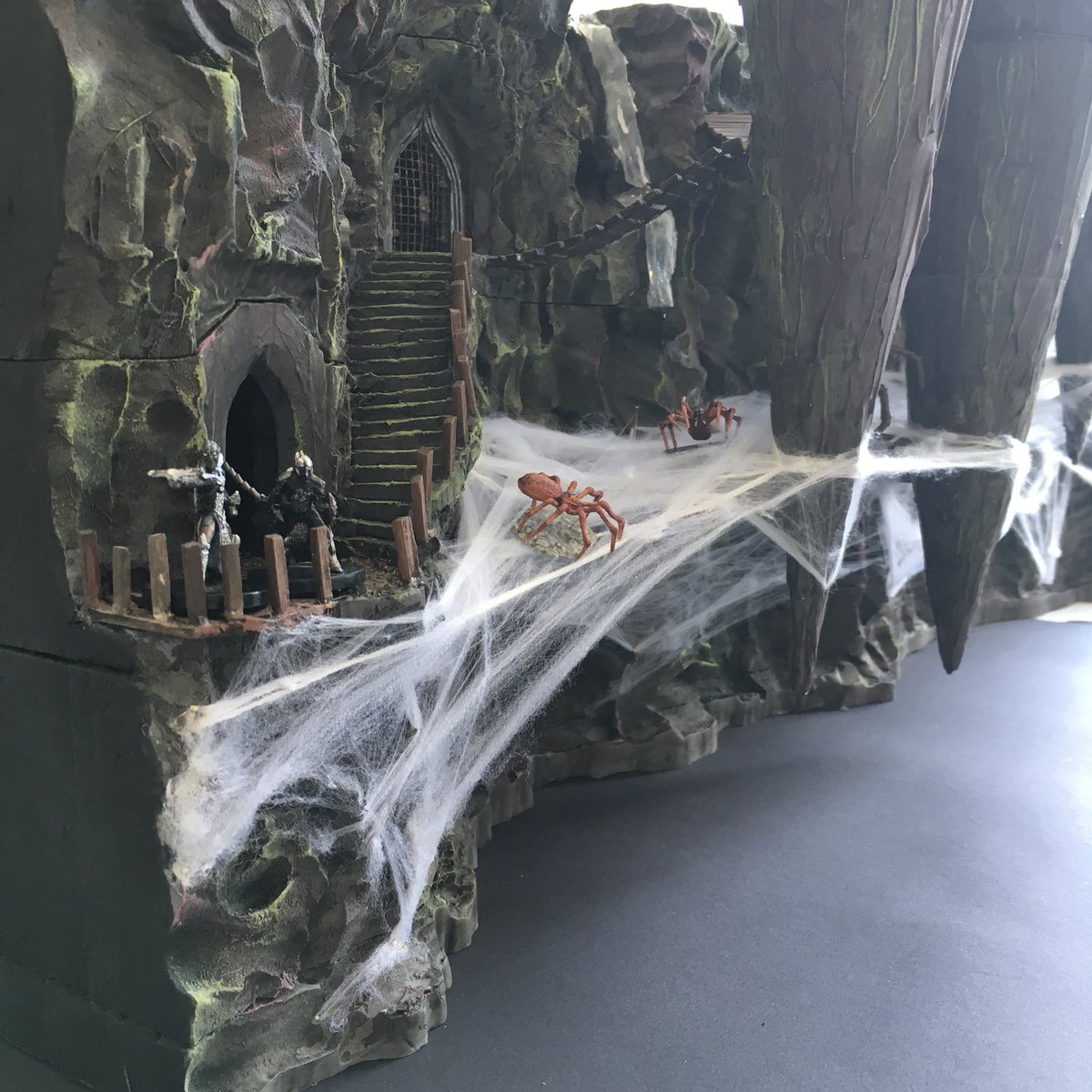 twenty8tabletop's tweet photo. These are some pics of my #DnD5e setting I built for the kick off run with my new Party.The Drow-Outpost VELKYNVELVE from Out of the Abbys🕷🕷 https://t.co/JsbvXrdgNT
