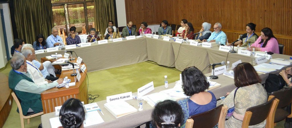 parawahid's tweet photo. Insightful discussion which foregrounded perspectives of and on youth by #WISCOMP (Re) #StoryingKashmir https://t.co/PXYfYOwDE2