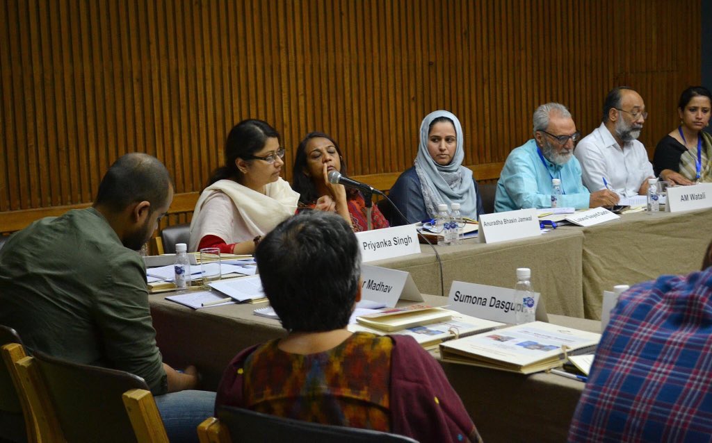 parawahid's tweet photo. Insightful discussion which foregrounded perspectives of and on youth by #WISCOMP (Re) #StoryingKashmir https://t.co/PXYfYOwDE2