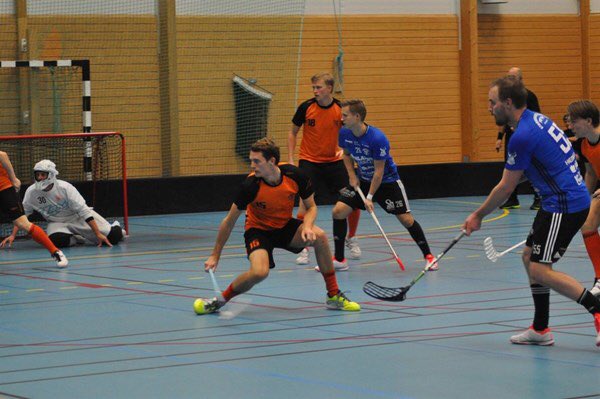 Ackers_HERR's tweet photo. Ännu en match på höstens andra hemmaplan Jakobsbergs Sporthall, denna gång dock för sista gången! https://t.co/sLq2upxAuf #H1ÖS #ForzaOrange https://t.co/ARElrEBY7M
