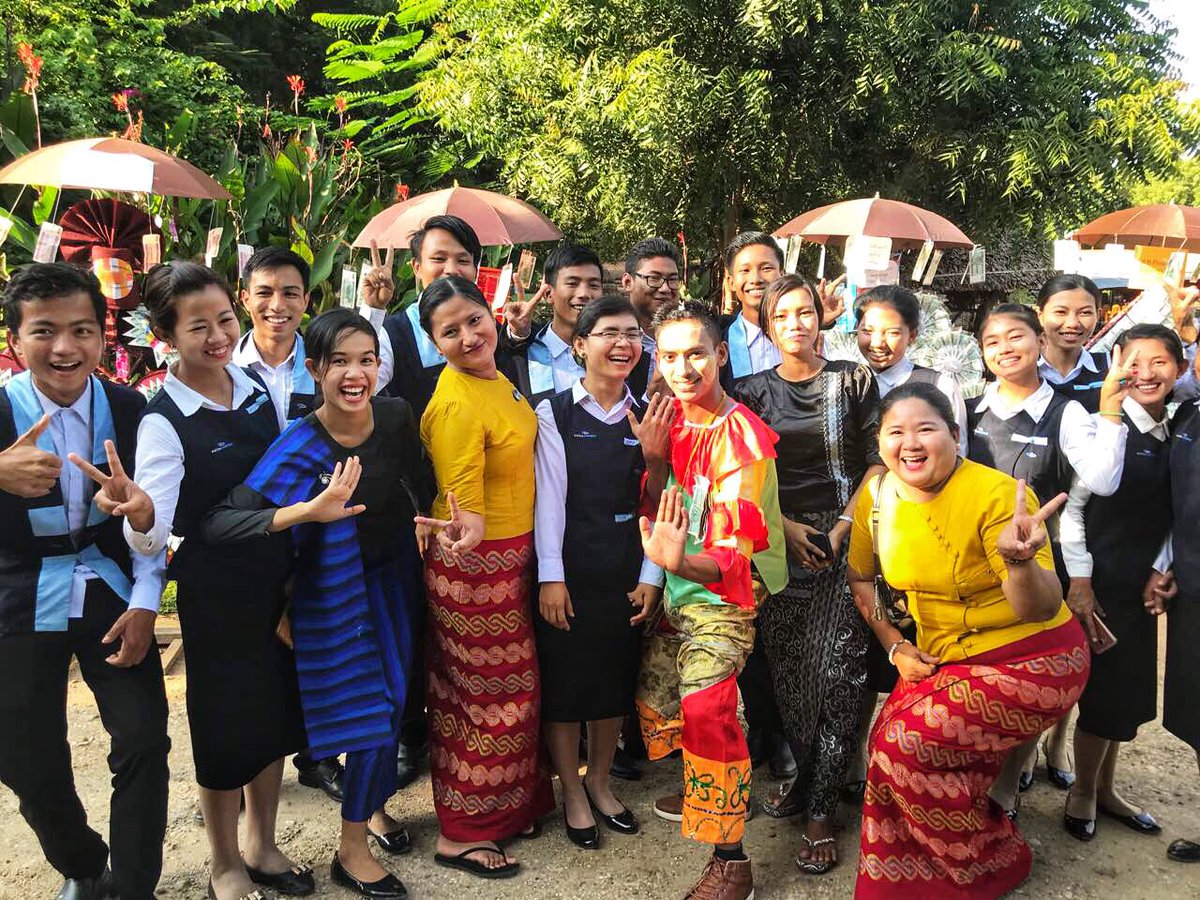 HotelAtTharabar's tweet photo. Kathina (Kahtain Festival) of Thrarabar 
 #KaHtainFestival #Kathina #TharabarHotel #TraditionalEntertainment #OldBagan https://t.co/yeCCiWupqE