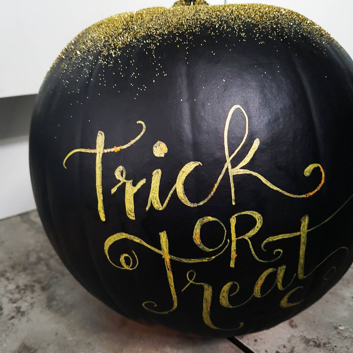 Dream_Graphics's tweet photo. When your 3 yr olds pumpkin looks better than yours 😮 let us know your fave? #halloween #pumpkin #cantcarvewontcarve https://t.co/fzVUG9CfgX