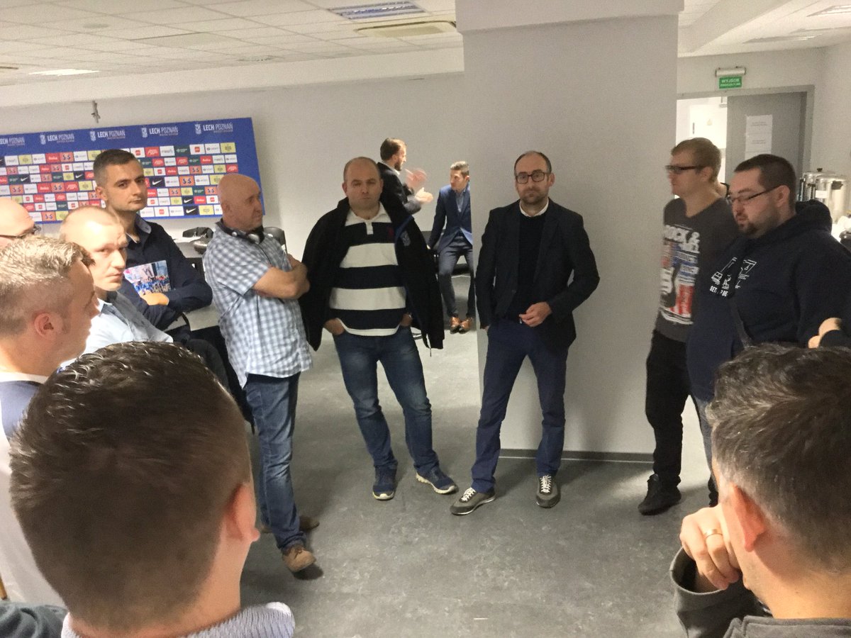 Marcin_Cybulski's tweet photo. No to podyskutowane. Strategia na dzisiejszy #LPOWIS ustalona. Foto z wczorajszego #TwittupLP https://t.co/VNvRugBGsl