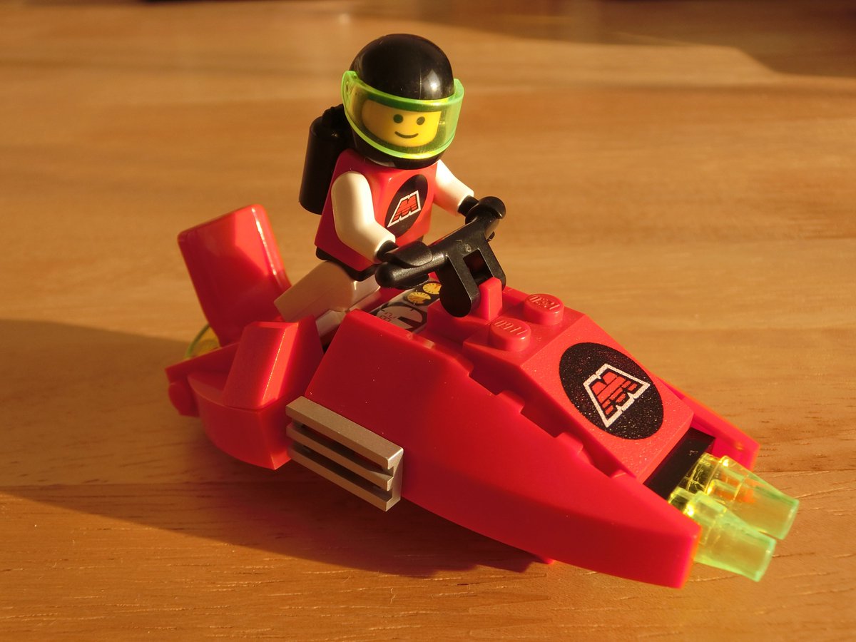 nagisajive's tweet image. 昨晩作った＃5969のアレンジモデルにスピードメーターつけたったｗｗ！！　　 #LEGO  #Mtron