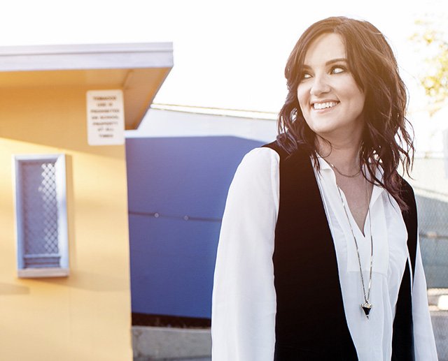 HEMCountryUK's tweet photo. Brandy Clark (@thebrandyclark) rolls into #Birmingham tonight at the Town Hall (@THSHBirmingham) Info: https://t.co/7ncQHzl2sN https://t.co/ZJoG6QH53V