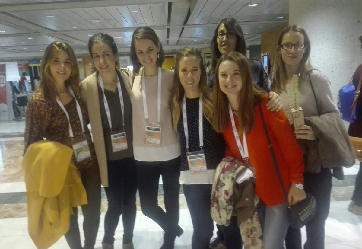 centrosaludgoya's tweet photo. Nuestras superresidentes MIR formándose para ser las mejores MF en #SEMERGEN2017 un secreto van como un cohete camino de conseguirlo https://t.co/TOXLgBYrOD