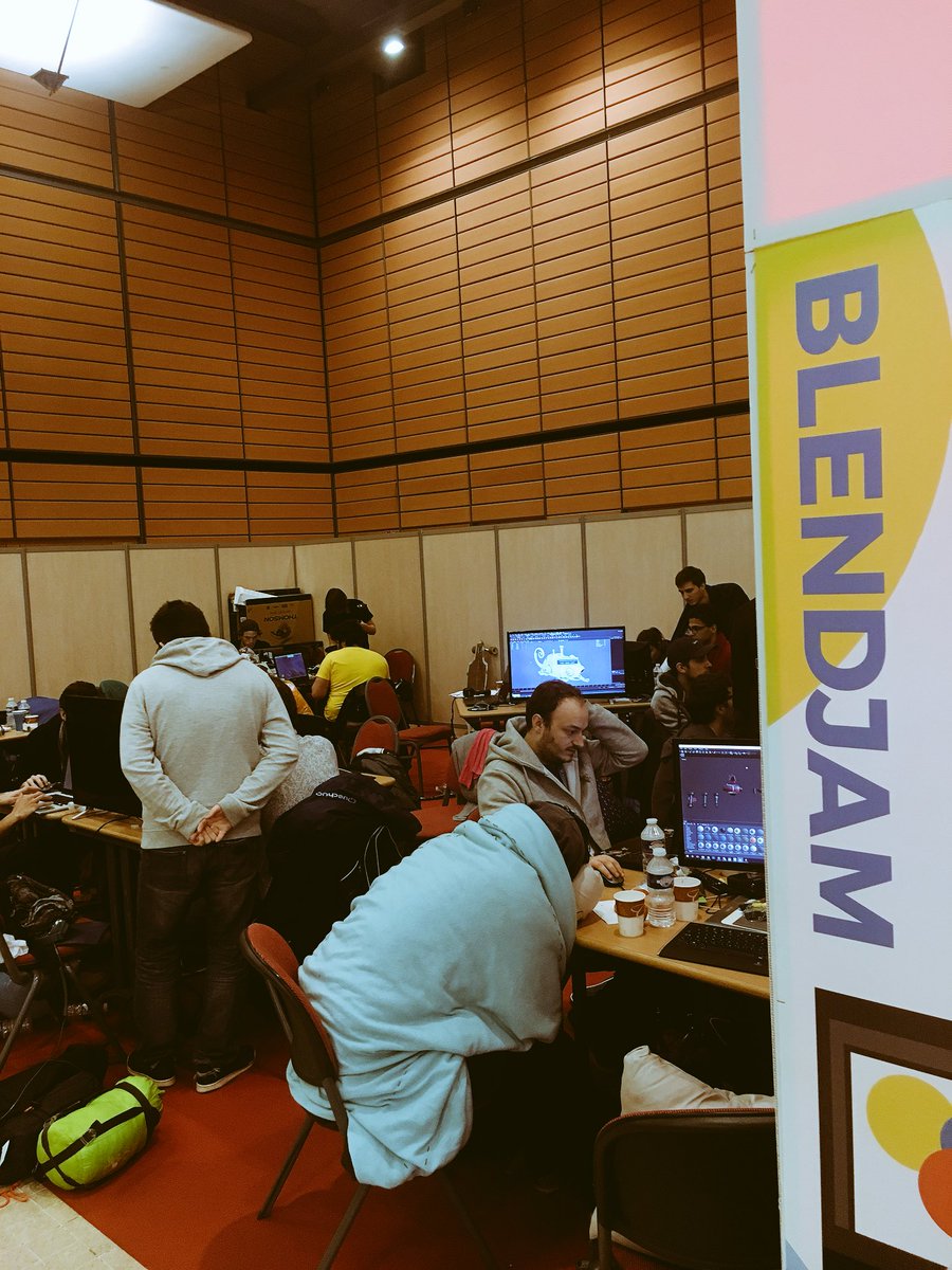 Bellecour_EA's tweet photo. Ils n’ont pas beaucoup dormi et doivent rendre leur jeu sur tablette à midi ! Allez courage à tous les jammers ! #BlendWebMix #Blendjam https://t.co/6qvoFcuiPh