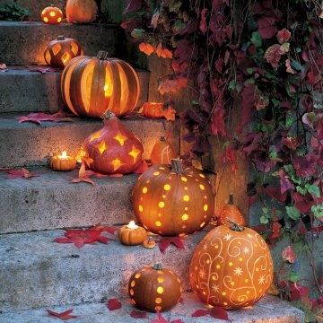 ThePerfectWedCo's tweet photo. Autumn time is here! Why not get creative with pumpkins to add that festive touch! #PumpkinDay #weddingtips #autumnulwedding #octoberbrides https://t.co/i6dXDehG71