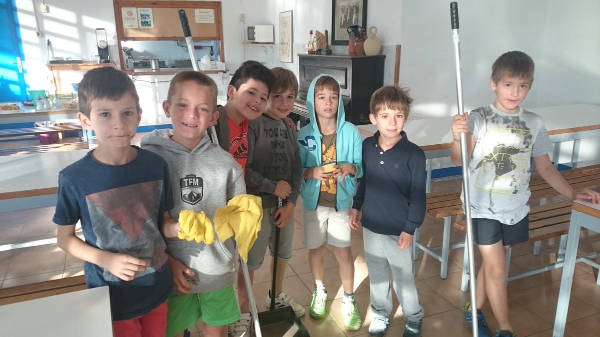 TurullD's tweet image. Uns nois molt treballadors