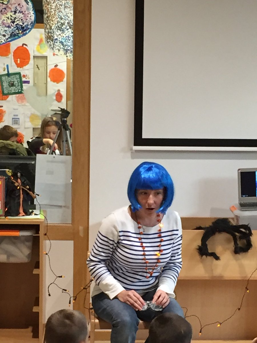 MrsDuublu's tweet photo. Today we had a special guest to tell us about Halloween! #islk2 #mrsduublusk2 https://t.co/nQ4z66NYji
