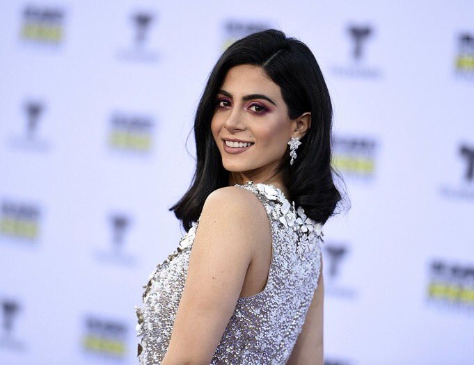 BrasilClizzy's tweet photo. 📸| Novas fotos em HQ da @EmeraudeToubia no tapete roxo. #LatInAMAs https://t.co/77Ax3OPPe9