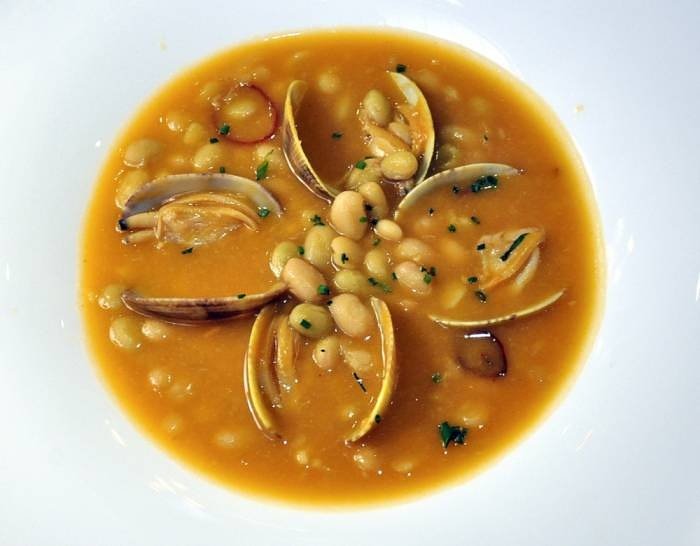 cevichesandia's tweet photo. En @gaztelupe los guisos de otoño son de primavera Pochas.Lentejas.Alcachofas @Aires_news  NUEVO POST @cevichesandia https://t.co/xTIpdveOLv https://t.co/oHmI2OtPHS