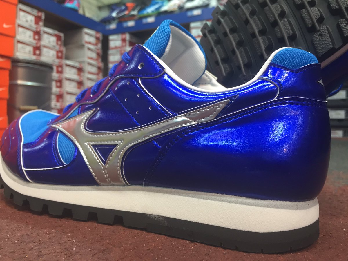 steptrack's tweet photo. ビルトトレーナーNR3
発売予約段階で即完売した為、
急遽12月末に
追加生産＆販売が決定いたしました！ https://t.co/5PAl1kJjo4
