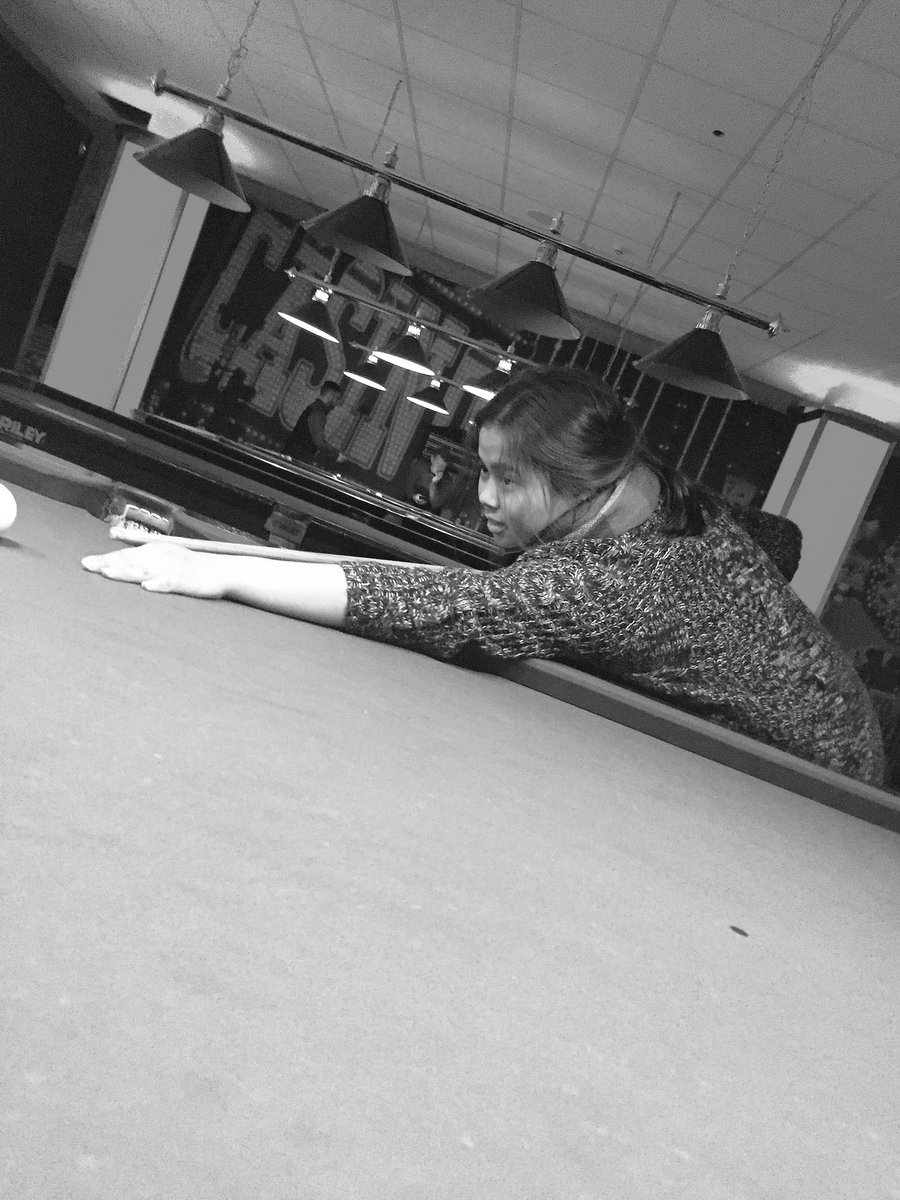 MBisKB's tweet image. Playing pool with this whitey😂👌🏽