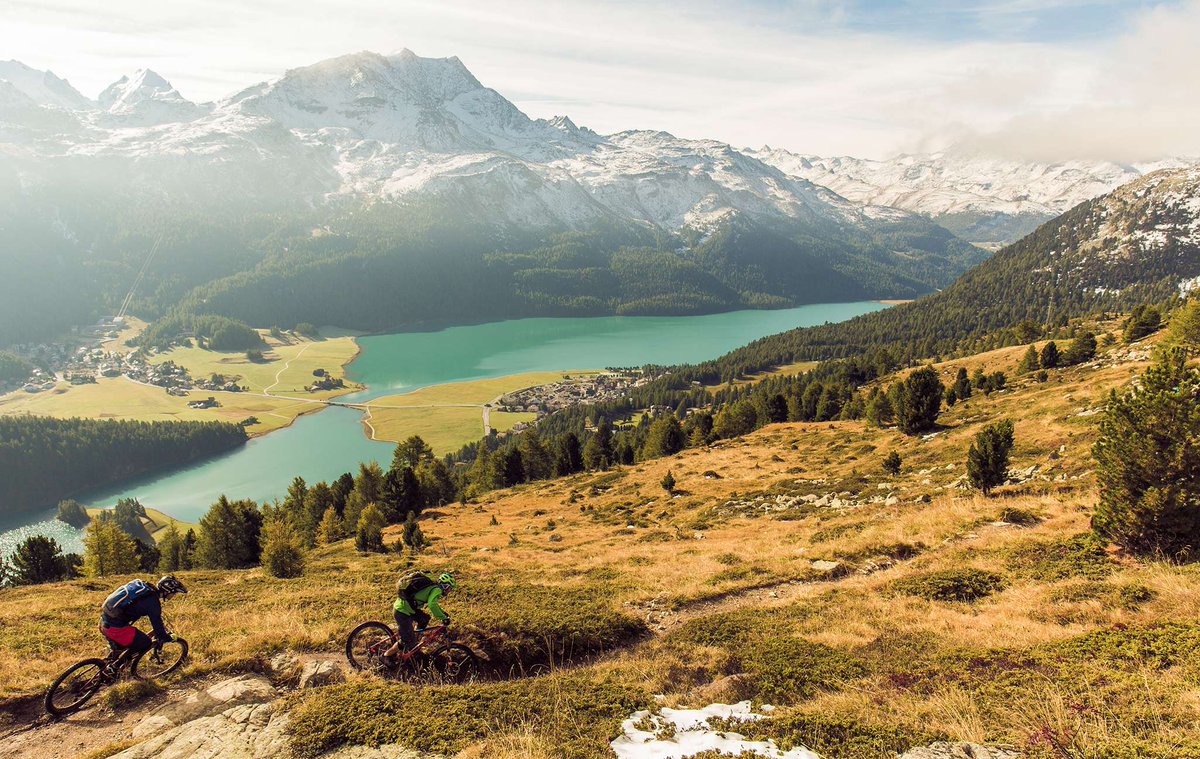 stmoritz_ch's tweet photo. Any plans for the weekend? Choose between hiking and biking in and around #stmoritz or skiing on Diavolezza Lagalb! https://t.co/sbmEt6NC1M