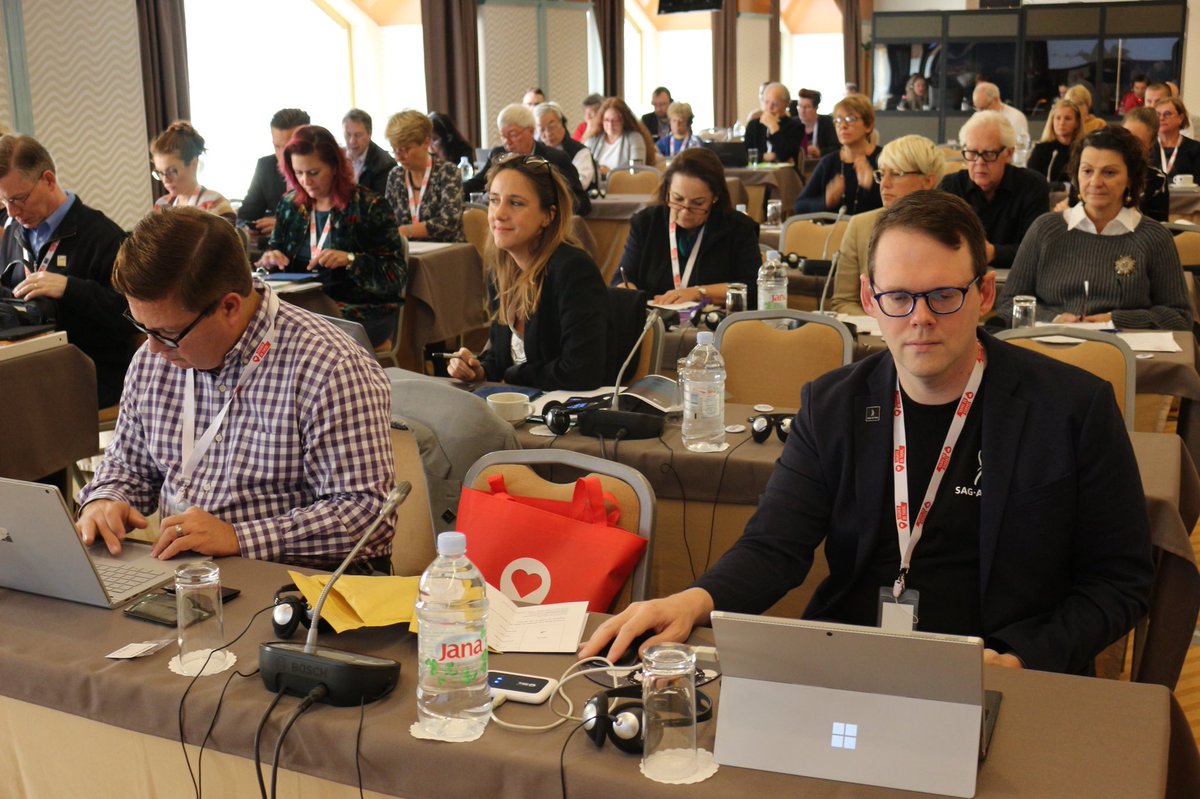 oyuncusendika's tweet photo. FIA Yönetim Kurulu toplantısının ikinci günündeyiz. ‘Mülteci sanatçılar’ konulu panelde @casod1992 dan @durmazd Türkiye’deki durumu anlattı. https://t.co/65dmPaoSv1