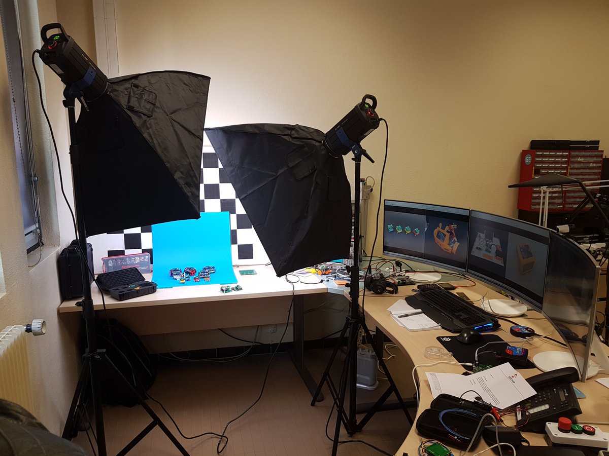 Robotips_asso's tweet photo. Shooting #photo pour les #swarmtips aujourd'hui https://t.co/iVDOtf70Xn