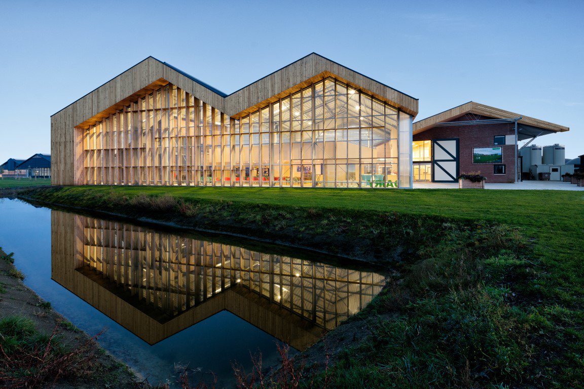 BrightBuildings's tweet image. Bright Buildings for a #bright #campus: As daylight leads to more learning success, See all our references at bit.ly/2zbcGhB