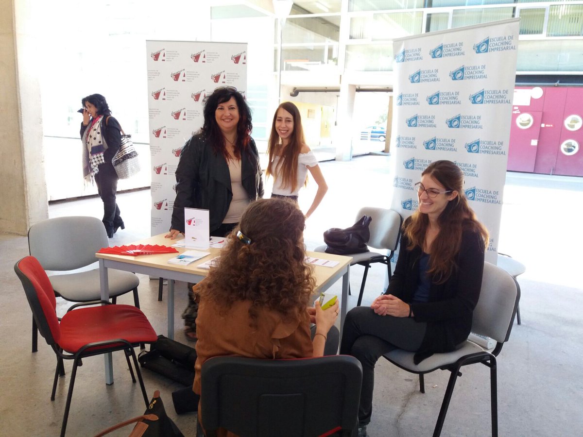 APROCORM's tweet photo. Despertando talento a emprendedores. Sesiones demo.
#diape17 #Aprocorm https://t.co/jpwbq9ZRHc