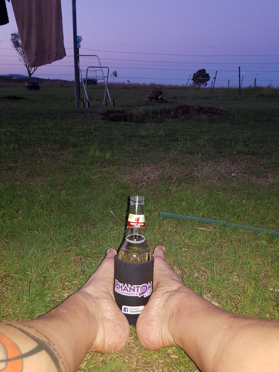 katek4307's tweet photo. #fuckyeahfriday #bottomsup #tgif #lovetheweekend #cider #mutdapilly #scenicrim https://t.co/wSTZLvdUDG