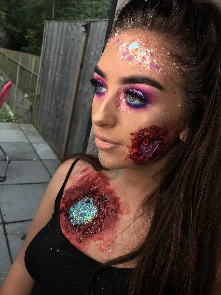 millyymakeup1's tweet photo. #halloween #halloweenmakeup #mermaid #skull #zombie #manchester #makeup https://t.co/PkzjZ1AMcI