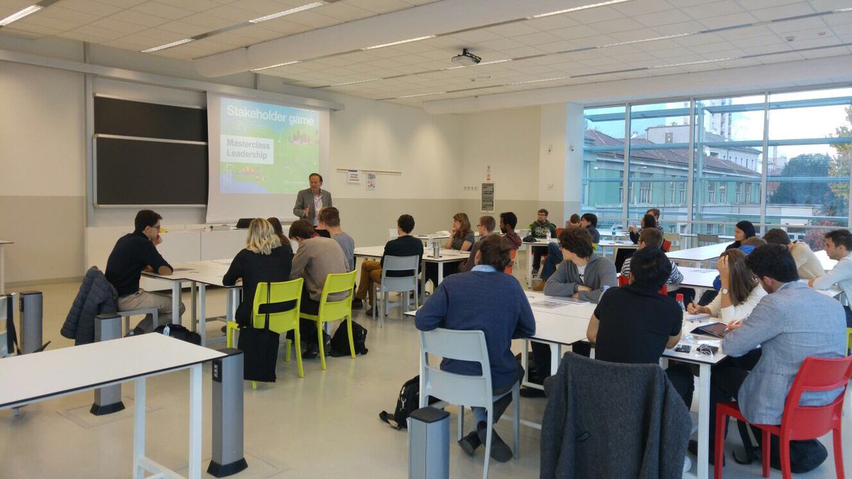 HonoursDelft's tweet photo. The students are working on a complex real life project, using and learning about leadership skills. With @JAdeBRUIJN and @patrice_kauw 2/2 https://t.co/swbNZgBU6m