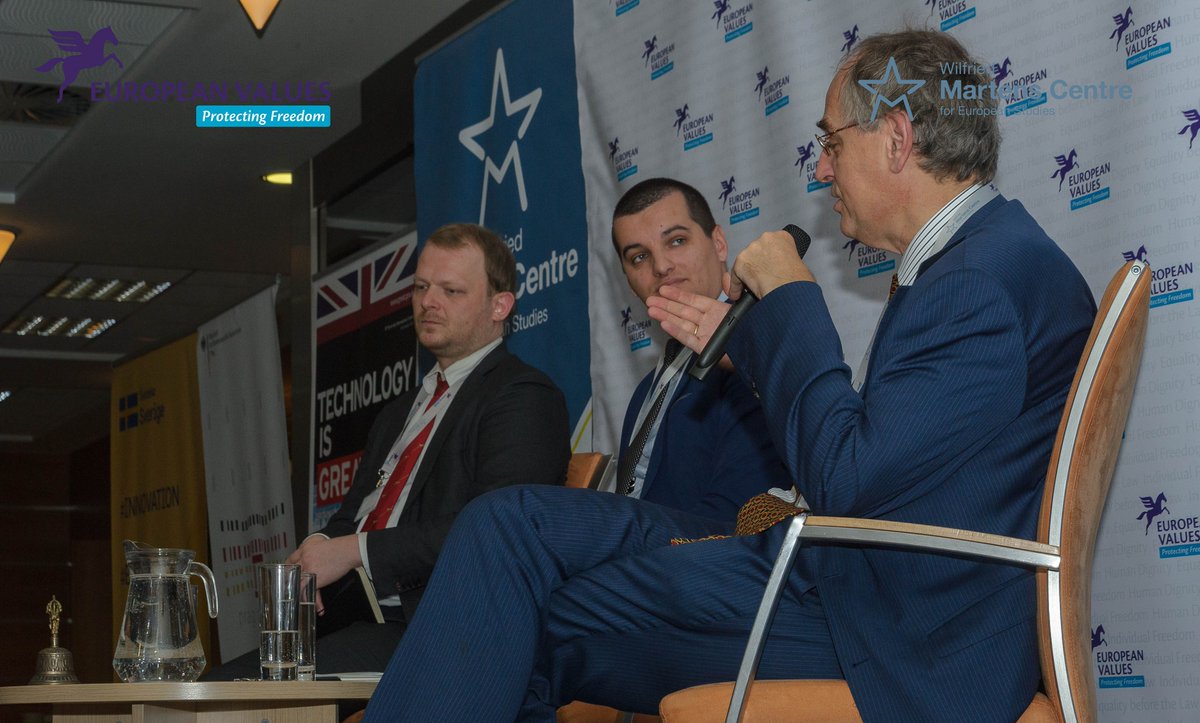 _EuropeanValues's tweet photo. Debating the defendence of democratic nations against hostile foreign interference w/ @kalenskyj and @edwardlucas at #STRATCOM2017 https://t.co/lBYagx55P7